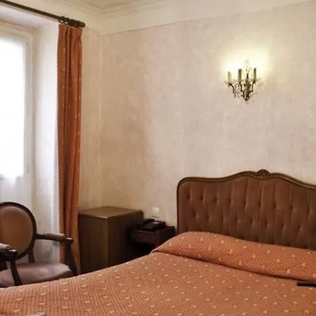 Louvre Hotel