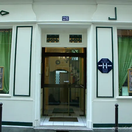 Louvre Hotel 2*