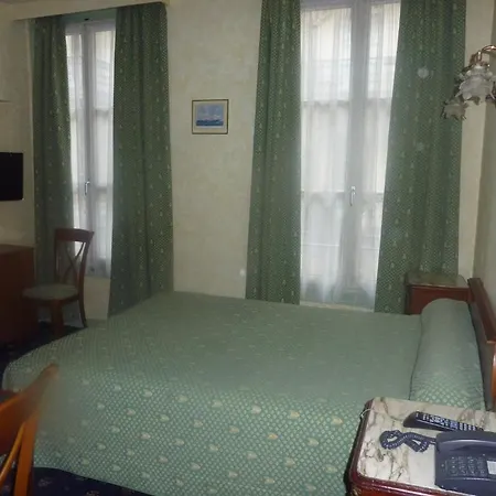 Louvre Hotel